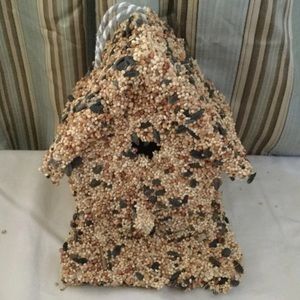 BIRDSEED BIRDHOUSE -FRONT PORCH STYLE